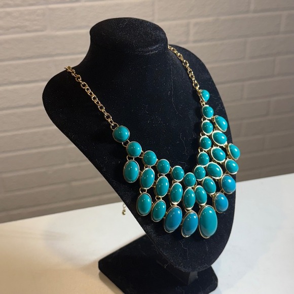 Statement Necklace Turquoise Blue Gold Tone Bib Costume Jewelry Women's - Picture 4 of 4